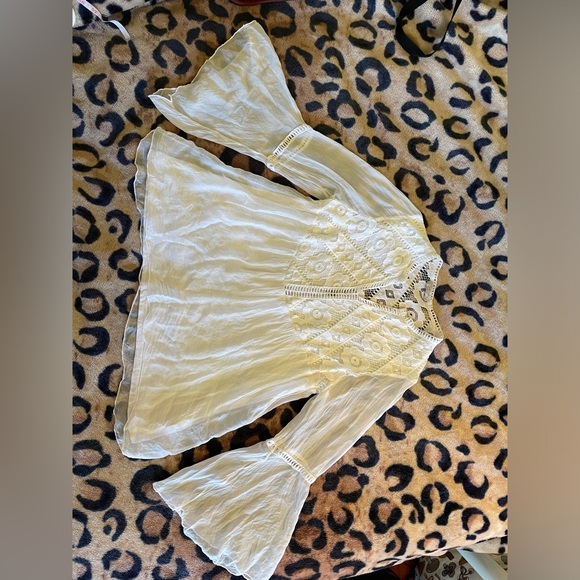 beautiful possibly silk blouse - Picture 1 of 5